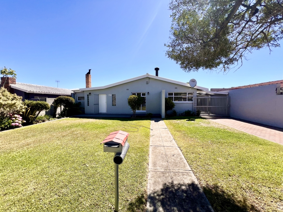 4 Bedroom Property for Sale in Richmond Estate Western Cape